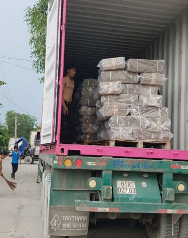 Hình Ảnh Hoạt Động Xuất Hàng 